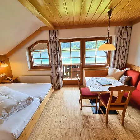 Obergasser Und Bergblick Farm stay Weissensee