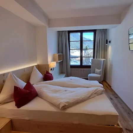 Obergasser Und Bergblick Farm stay Weissensee