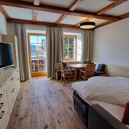 Obergasser Und Bergblick Farm stay *