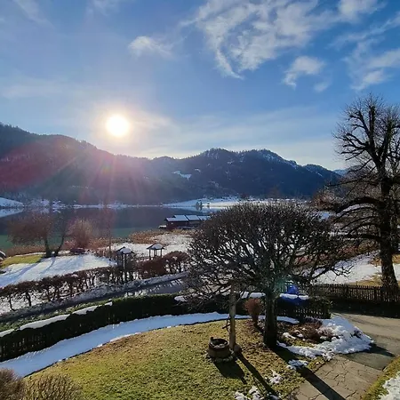 Farm stay Obergasser Und Bergblick Weissensee