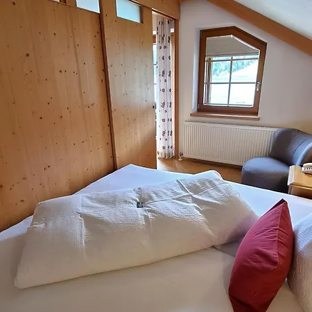 Obergasser Und Bergblick Farm stay Weissensee