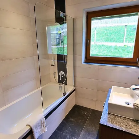 Obergasser Und Bergblick Farma Weissensee