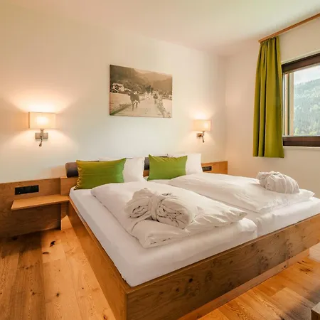 Obergasser Und Bergblick * Weissensee