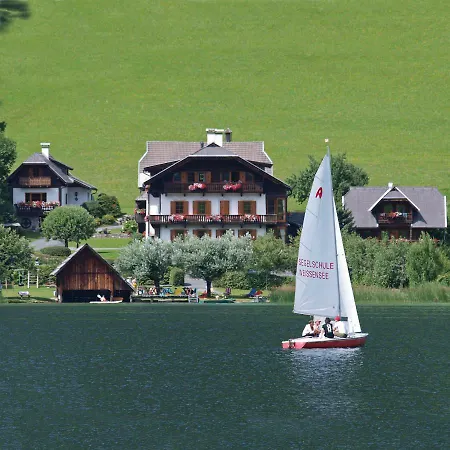 Obergasser Und Bergblick Farm stay Weissensee